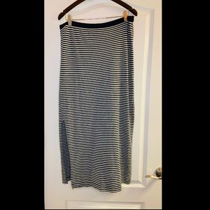 GAP navy blue & white striped skirt